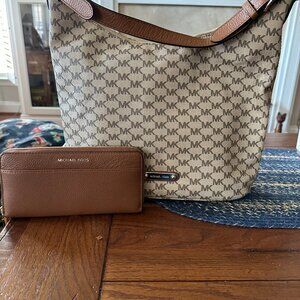 Michael Michael Kors Signature Hobo Shoulder bag beige with  brown leather
